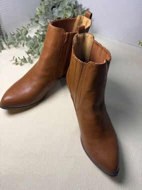 Brown Chelsea Ankle Boots Block Heel Almond Toe Size 7.5 Western Style